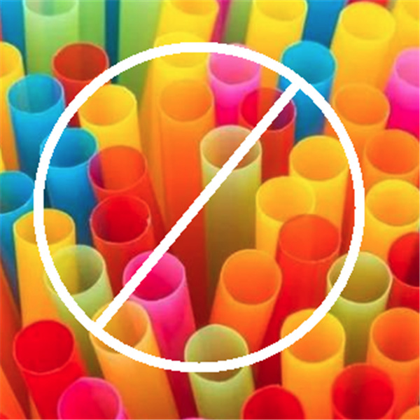 Australijoje „Coca-Cola“ plastikinius šiaudelius pakeičia popieriniais šiaudeliais
